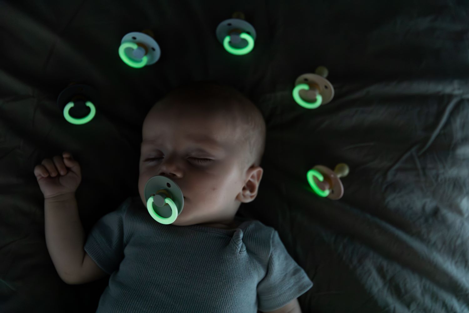 Пустышка латексная ночная BIBS Colour Glow Symmetrical Sage 0+ мес. 4