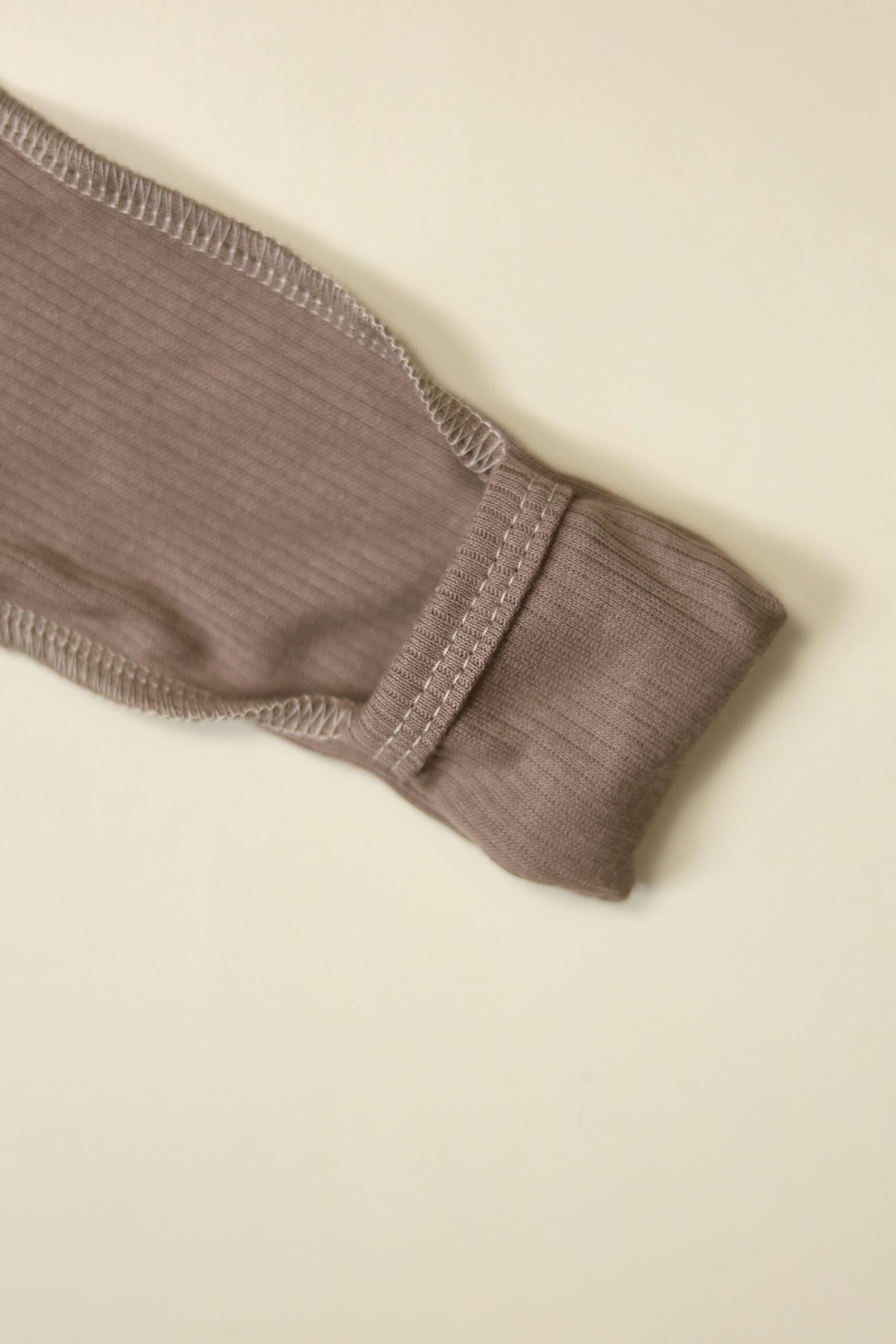 Bodi MATUSHKIN prjamaja zastezhka, dlinnyj rukav, shvy naruzhu,interlok-lapsha(4) Боди MATUSHKIN прямая застежка, длинный рукав, швы наружу,интерлок-лапша, цвет капучино