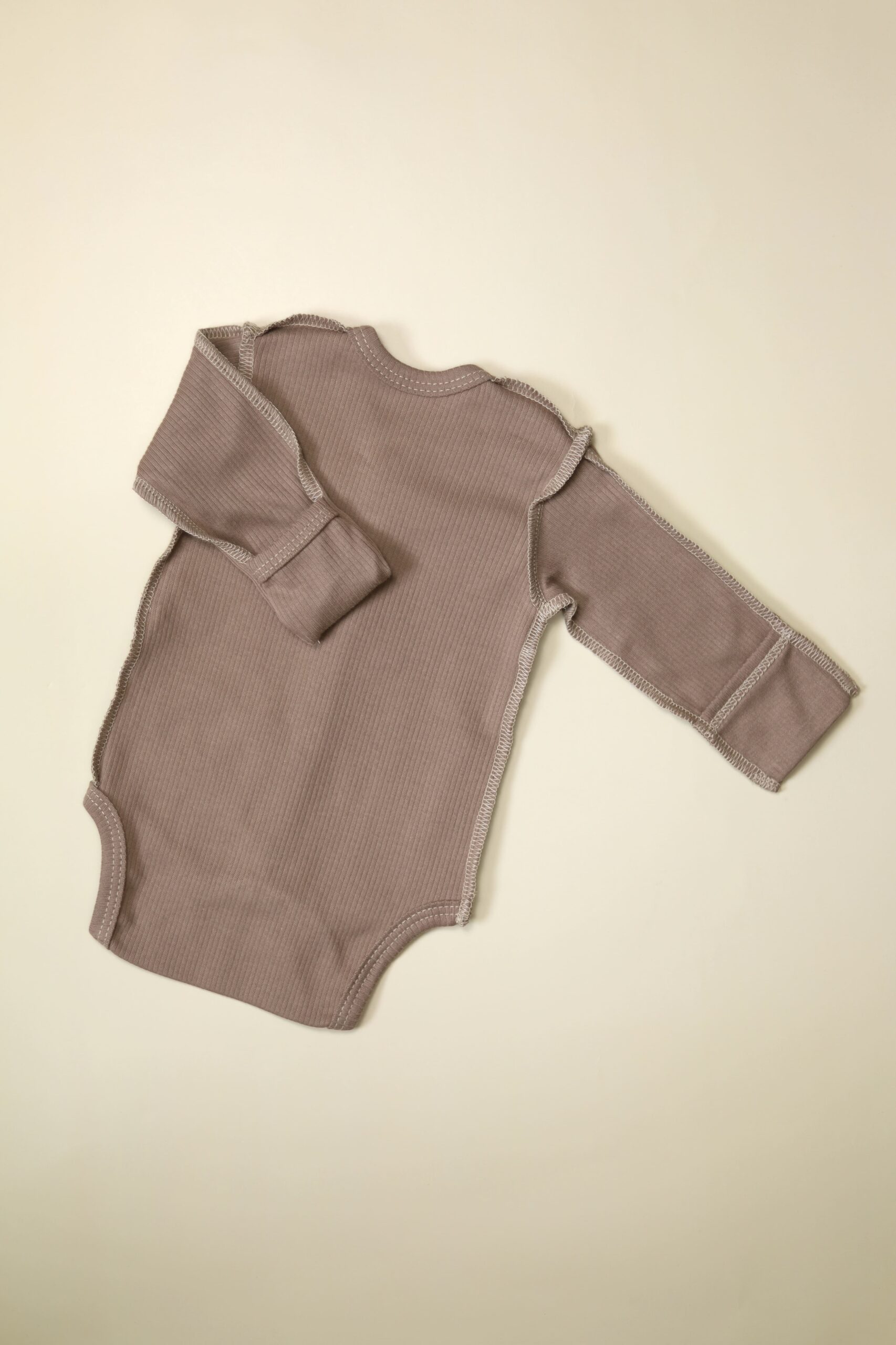 Bodi MATUSHKIN prjamaja zastezhka, dlinnyj rukav, shvy naruzhu,interlok-lapsha(5) Боди MATUSHKIN прямая застежка, длинный рукав, швы наружу,интерлок-лапша, цвет капучино