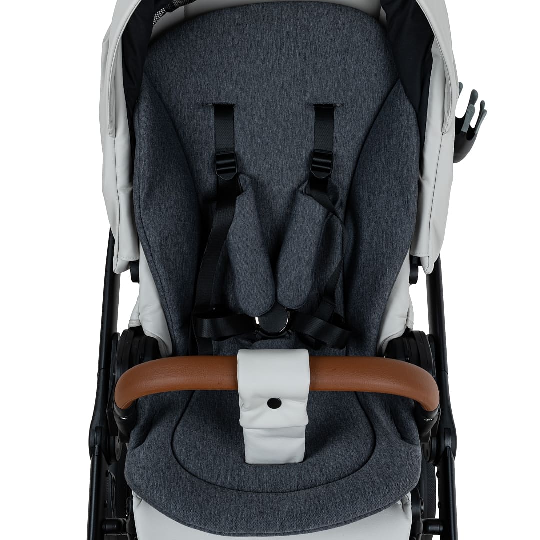 Коляска 2 в 1 ROAN SOL VINTAGE Luxury leather на черной раме 15 roan sol vintage